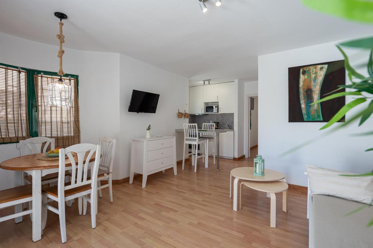 Homeforguest Apartment With Pool And Terrace 1 Min From The Beach Corralejo Eksteriør billede